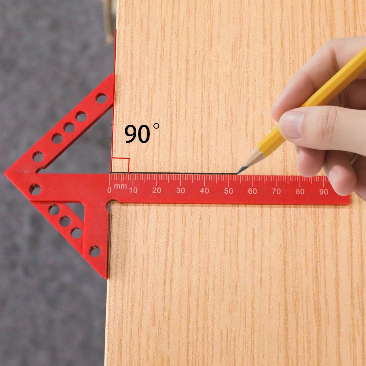 Plastisk sentrumslineal med 45° og 90° markeringer