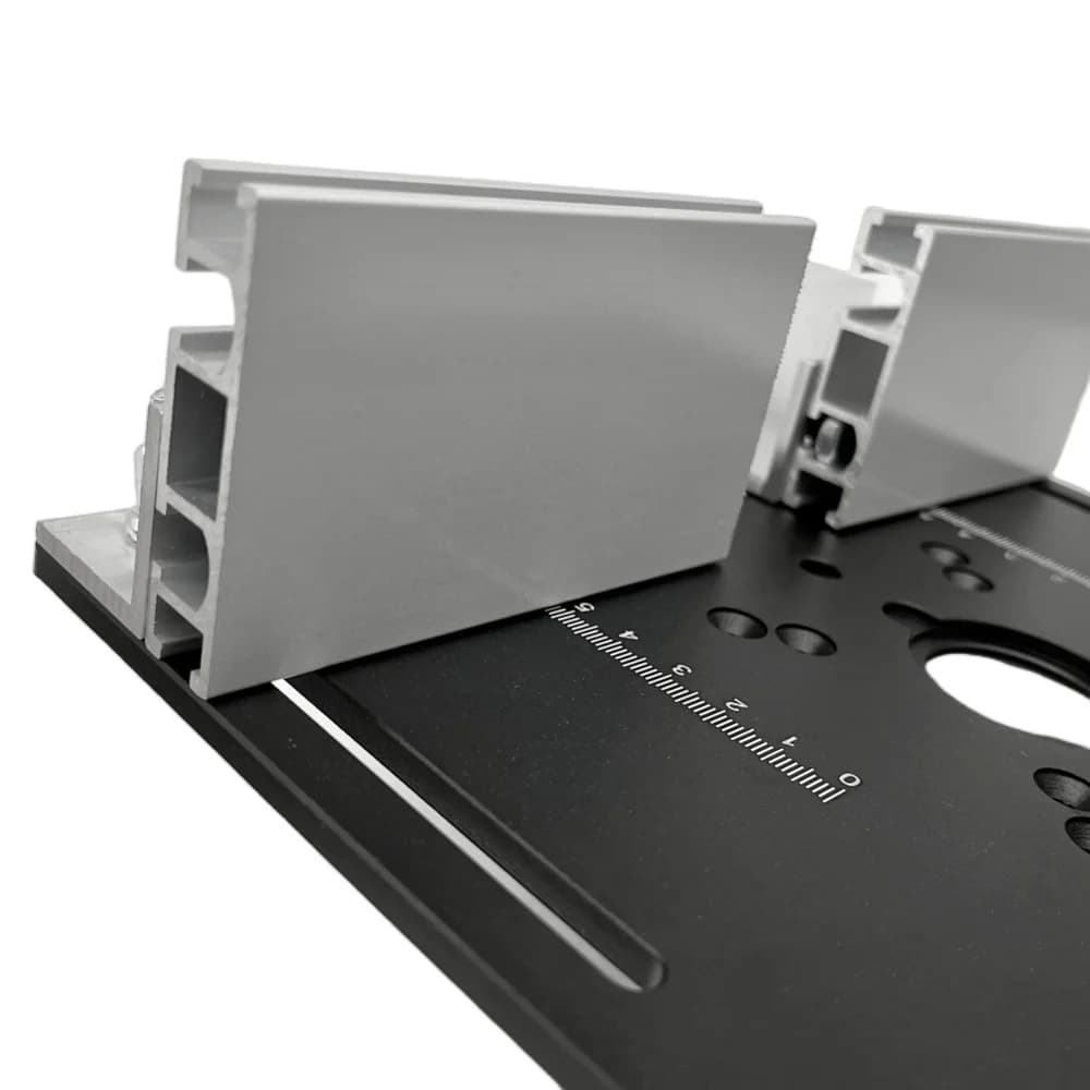 Aluminium innsatsplate for friserbenk med miter spor