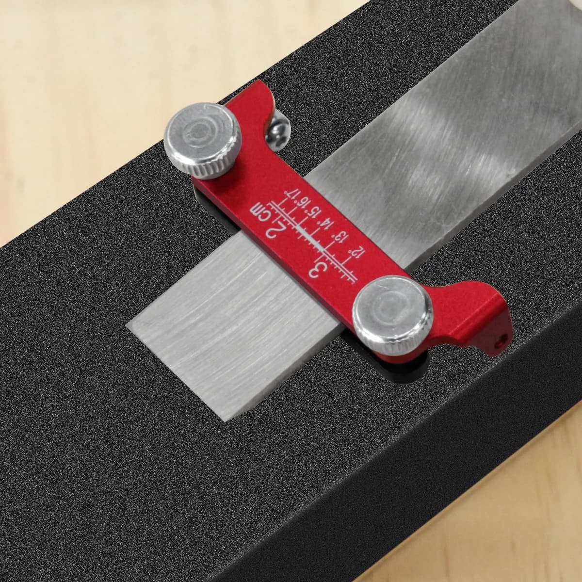 Aluminium slipeguide for meisel og høvel